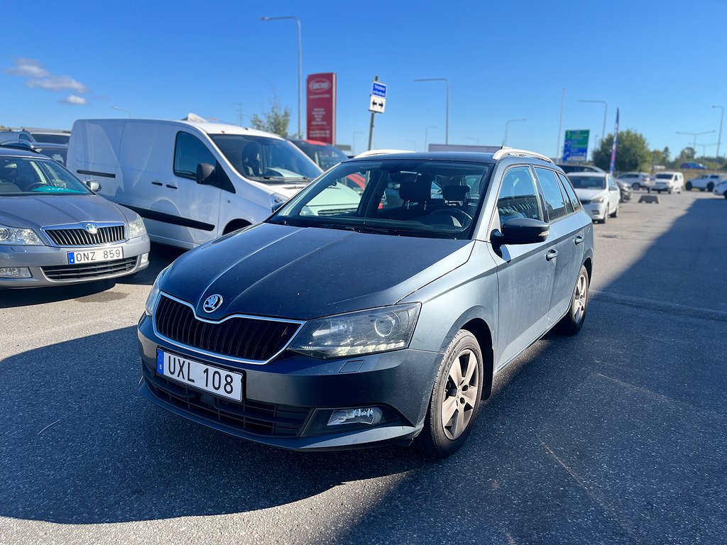 Skoda Fabia 1.2 TSI 1 ägare Drag M-värmare PDC Ny besiktad