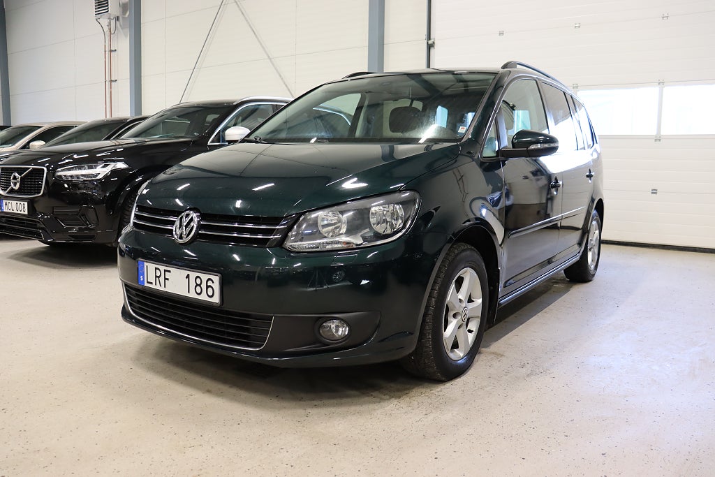 Volkswagen Touran 7-sits 1.6 TDI BMT D-värmare 1-Ägare Pano Drag 105hk