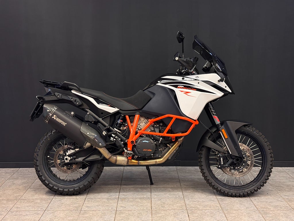 KTM 1090 Adventure R | Toppbox | Nya däck 