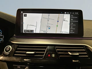 BMW 530e xDrive Touring M Sport Drag Skinn Pvärm H/K Kamera SoV – bild 15