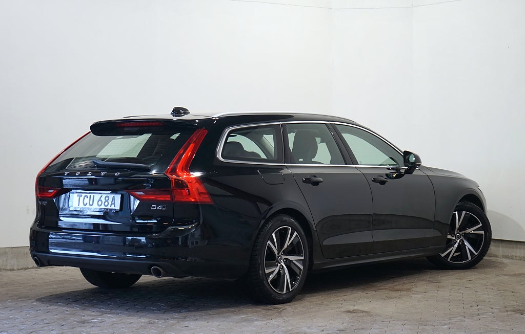Volvo V90 D4 AWD Momentum Automat 190hk 4.99% Ränta