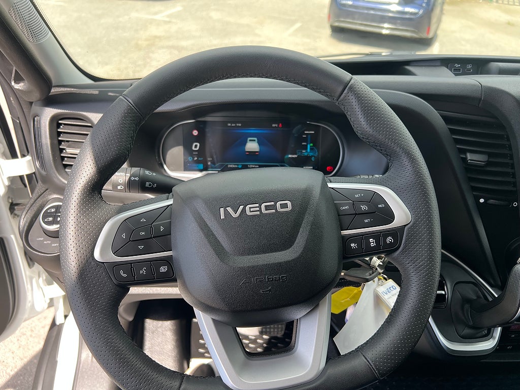 Iveco Daily 72C14E AirPro Skåpbil med Z-Lift, ELBIL