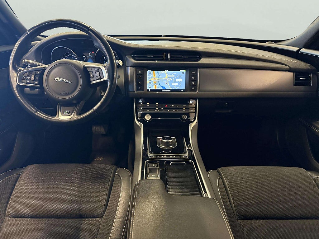 Jaguar XF 20d Sportbrake R-Sport Värmare 1 Ägare - miniatyr 10