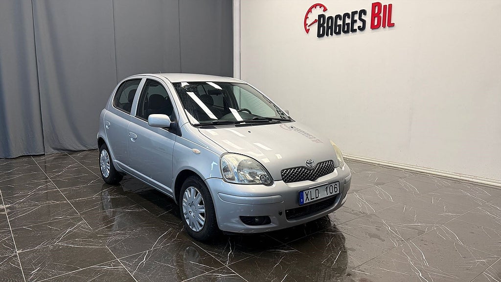 Toyota Yaris 5-dörrar 1.0 VVT-i | Ny besiktad | Motorvärmare| Kupevärmare