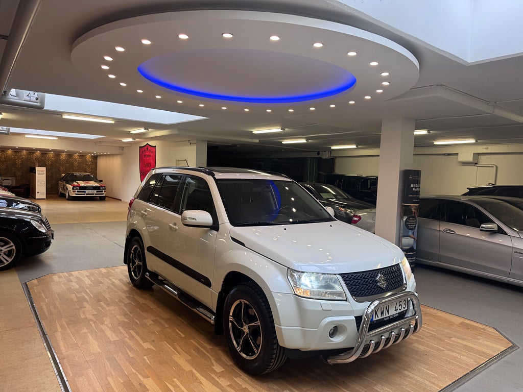 Suzuki Grand Vitara 5-dörrar 2.4 DOHC 16V VVT 4WD automat mycket fin!