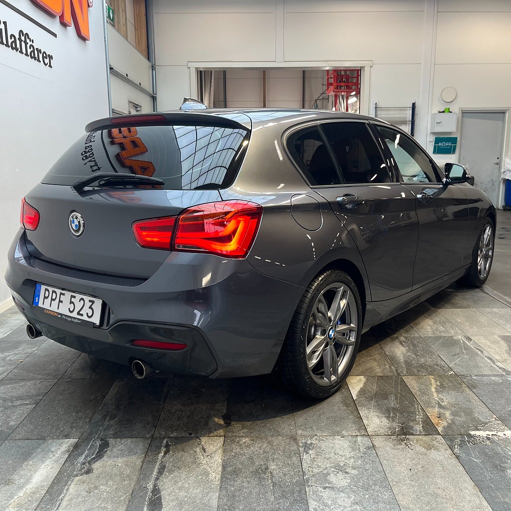 BMW M135i xDrive 5-dörrars H&K Navi Backkamera Värmare 326hk
