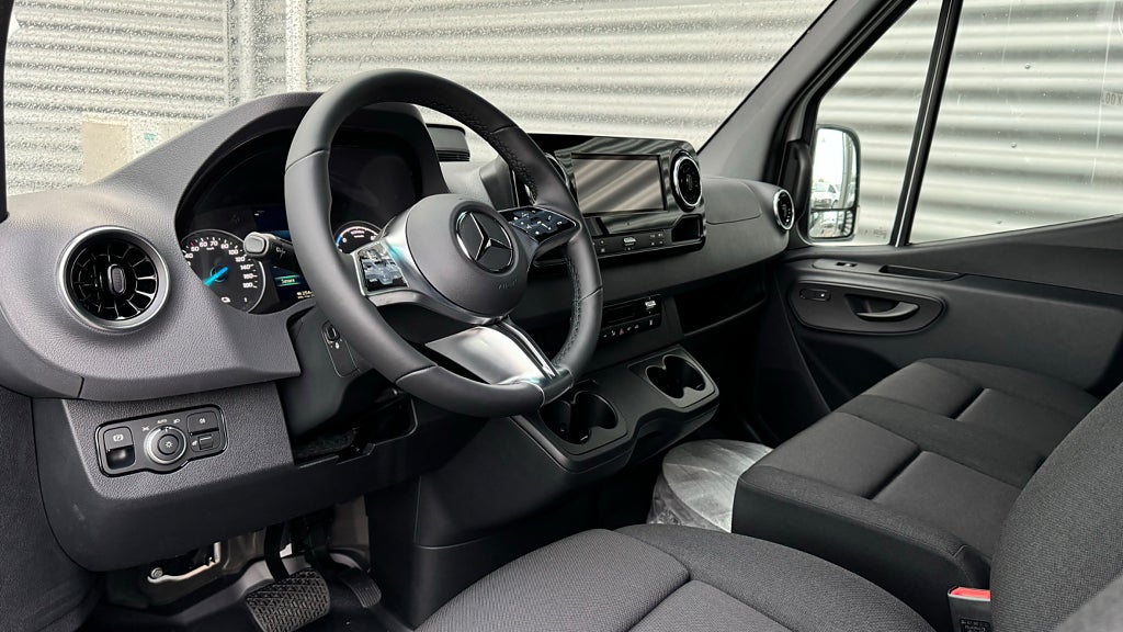 Mercedes-Benz Sprinter eSprinter 420 Skåp A3 PRO 113kw - bild 7