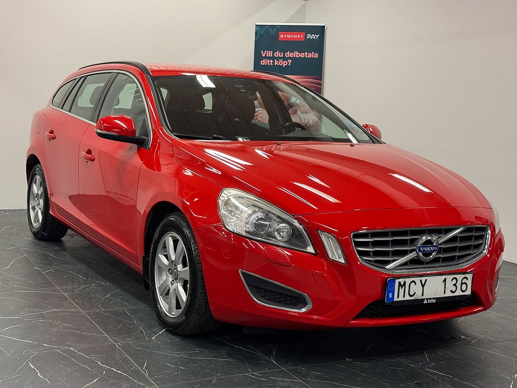 Volvo V60 D5 AWD Geartronic Momentum Automat| D-Värmare |PDC