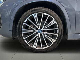 BMW iX1 xDrive30 M Sport Edt Drag H/K Pano HuD 360° GPS SoV – bild 14