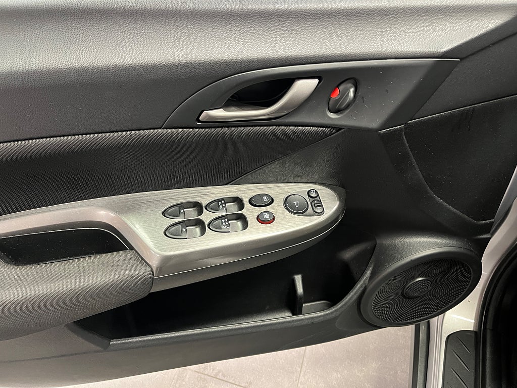 Honda Civic 5-d 1.8 i-VTEC 140hk Automat Sport / S+V / LED-ramp thumbnail