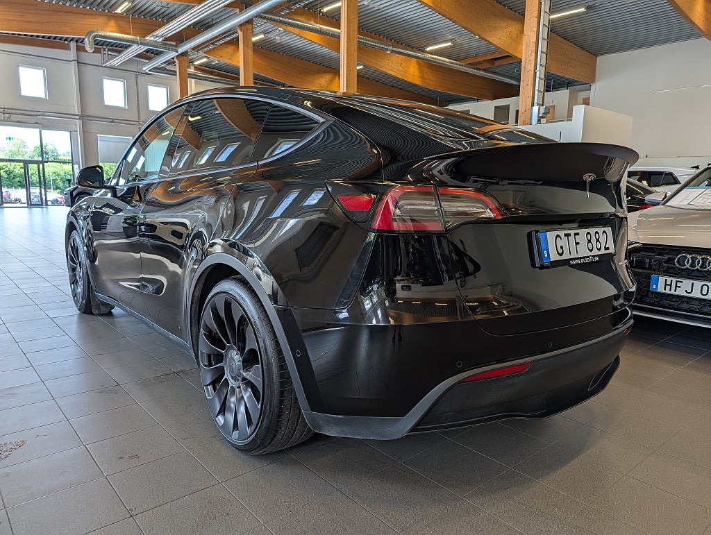 Tesla Model Y Performance 534hk AWD / FSD Total självkörningsförmåga