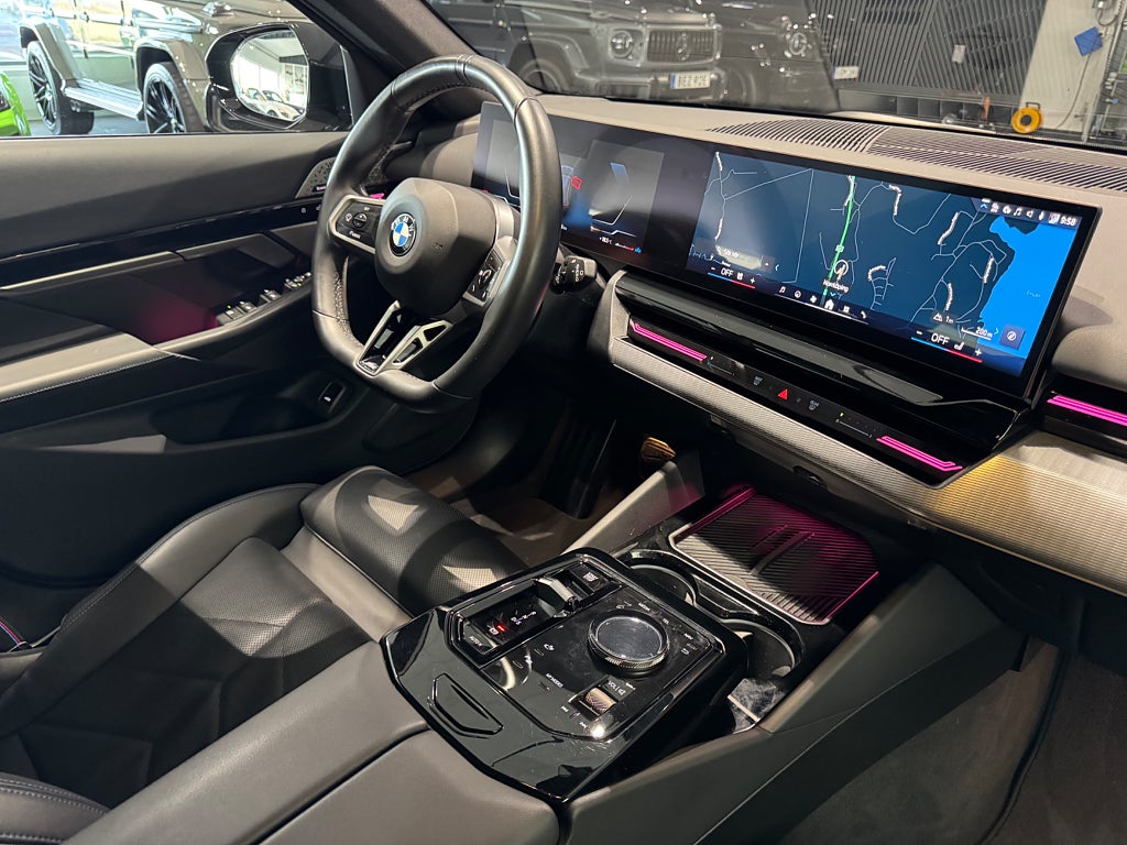 BMW 520d xDrive Touring M Sport Drag Värmare Bowers & Wilkins - bild 7