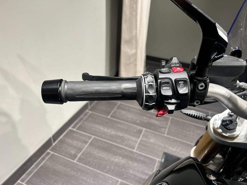 BMW R1250R Opt719/Akra/Kolfiber/Väskor/Hugger