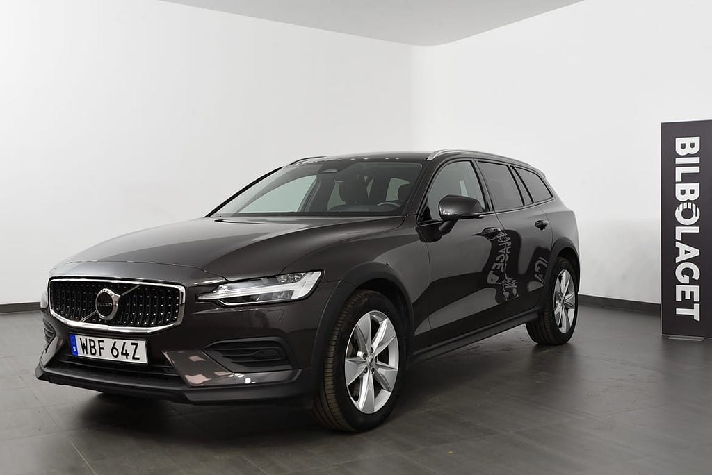 Volvo V60 Cross Country B5 AWD Bensin Core/Värmare/Backkamera/Apple Car...