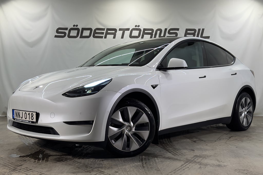 Tesla Model Y Long Range AWD PREMIUMINTERIÖR AUTOPILOT DRAG MOMSBIL