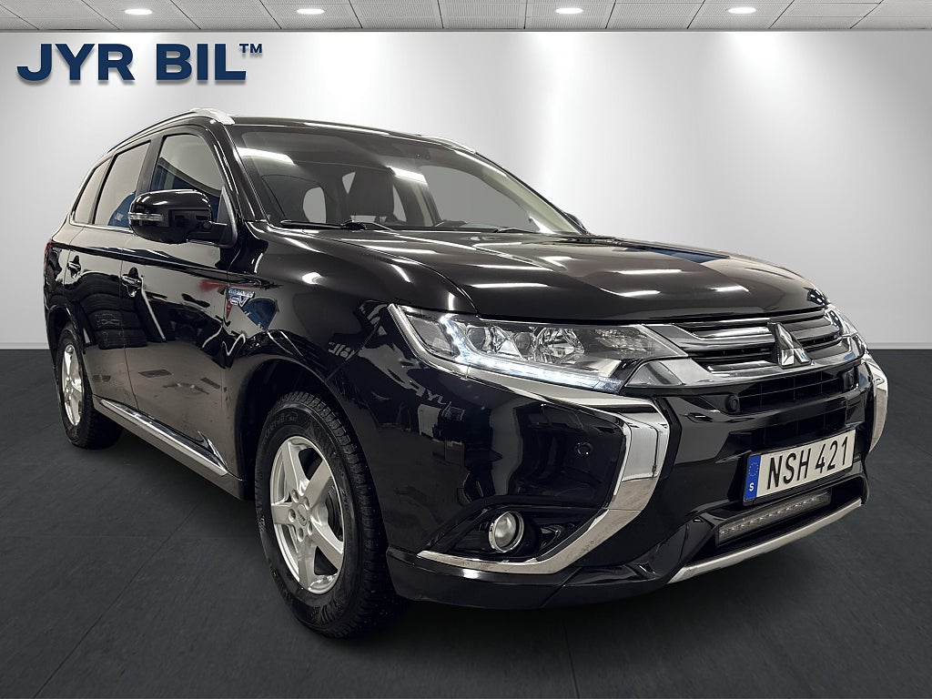 Mitsubishi Outlander PHEV CVT Business Drag / Läder / 360 / GPS