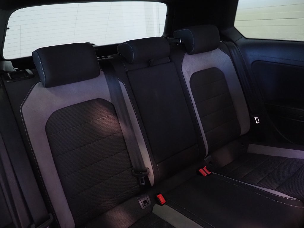 Volkswagen Golf 3-dörrars R 2.0 TSI 300hk 4Motion Manuell | Dynaudio | 2016
