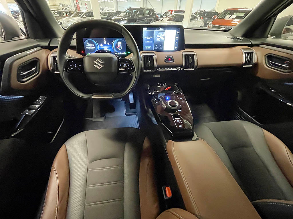 Suzuki e-Vitara Inclusive 61 kWh 4x4