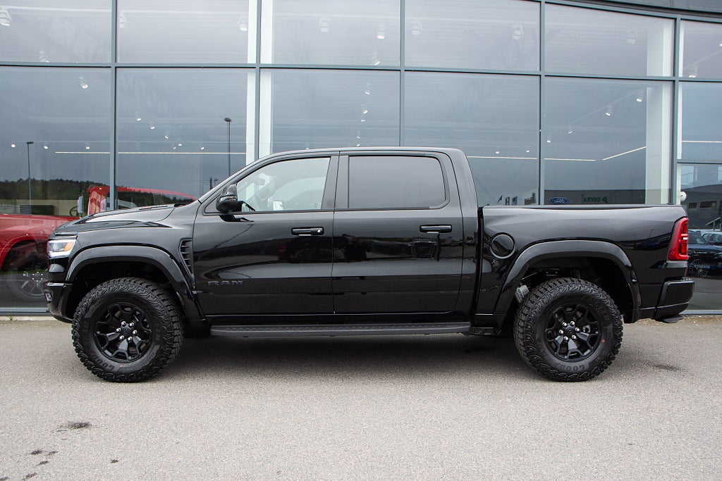 Dodge RAM 1500 RHO 548 hk High Output All Black Gloss
