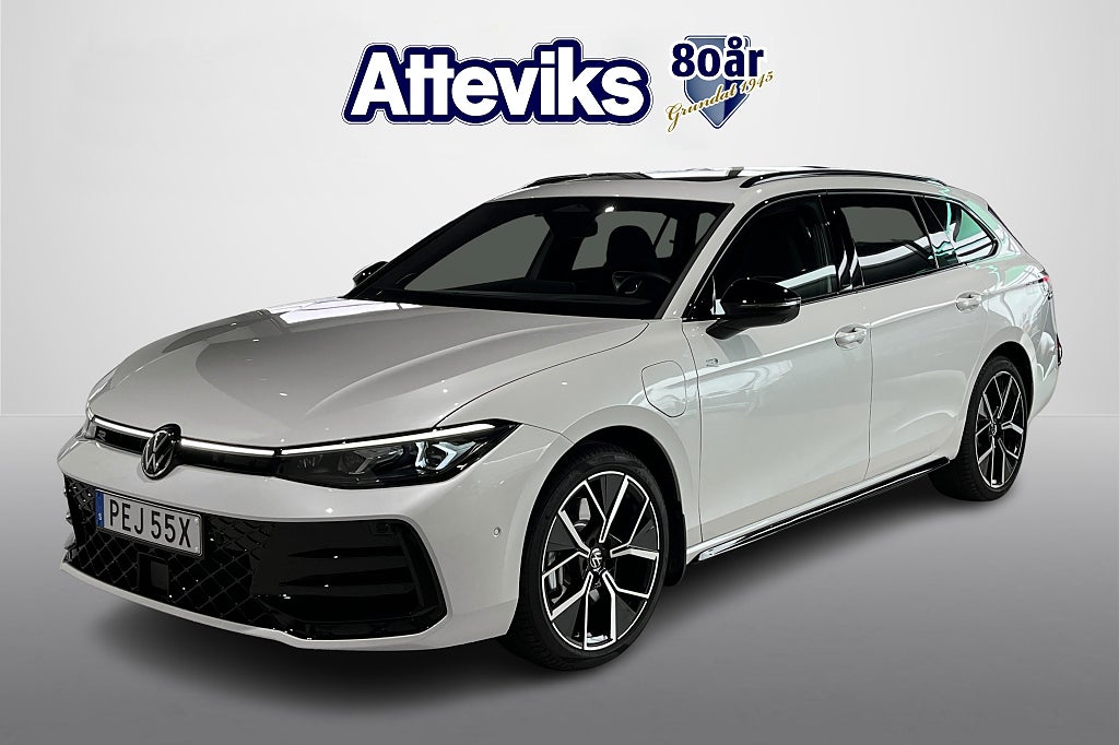 Volkswagen Passat R-Line Black Läder H/K Head-up 360-kamera