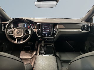 Volvo V60 T8 Twin Engine AWD R-Design Drag HuD H/K Pano Pvärm SoV – bild 8