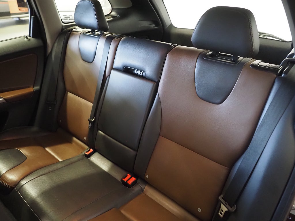 Volvo XC60 D4 Geartronic Summum Business Edt Pro Pano B-Kam Drag 2016