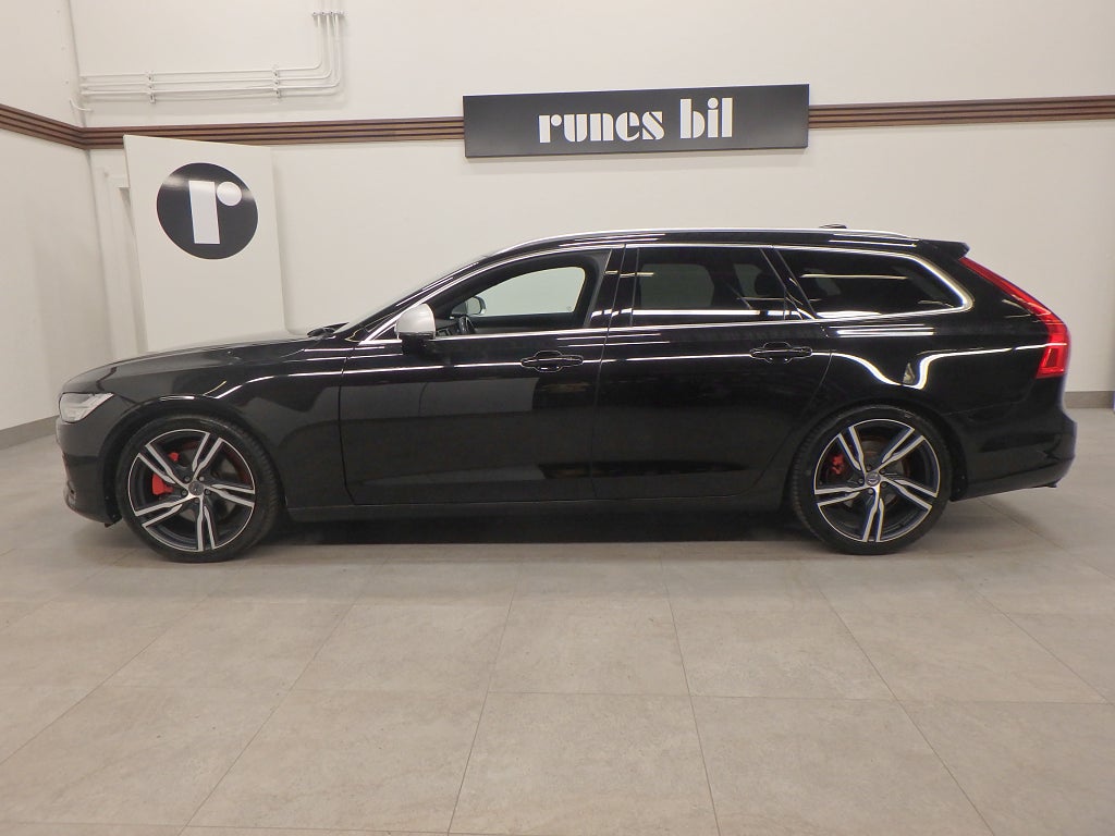 Volvo V90 2018 - miniatyr 2