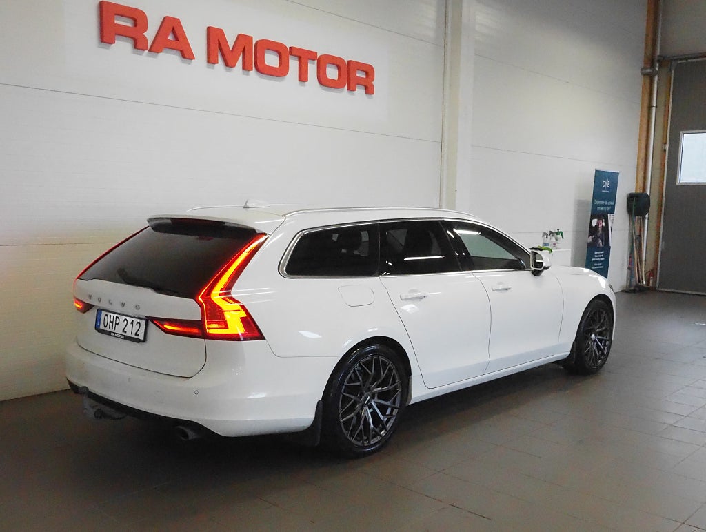 Volvo V90 T5 254hk Geartronic Momentum |Drag|Navi|Kamera| 2017