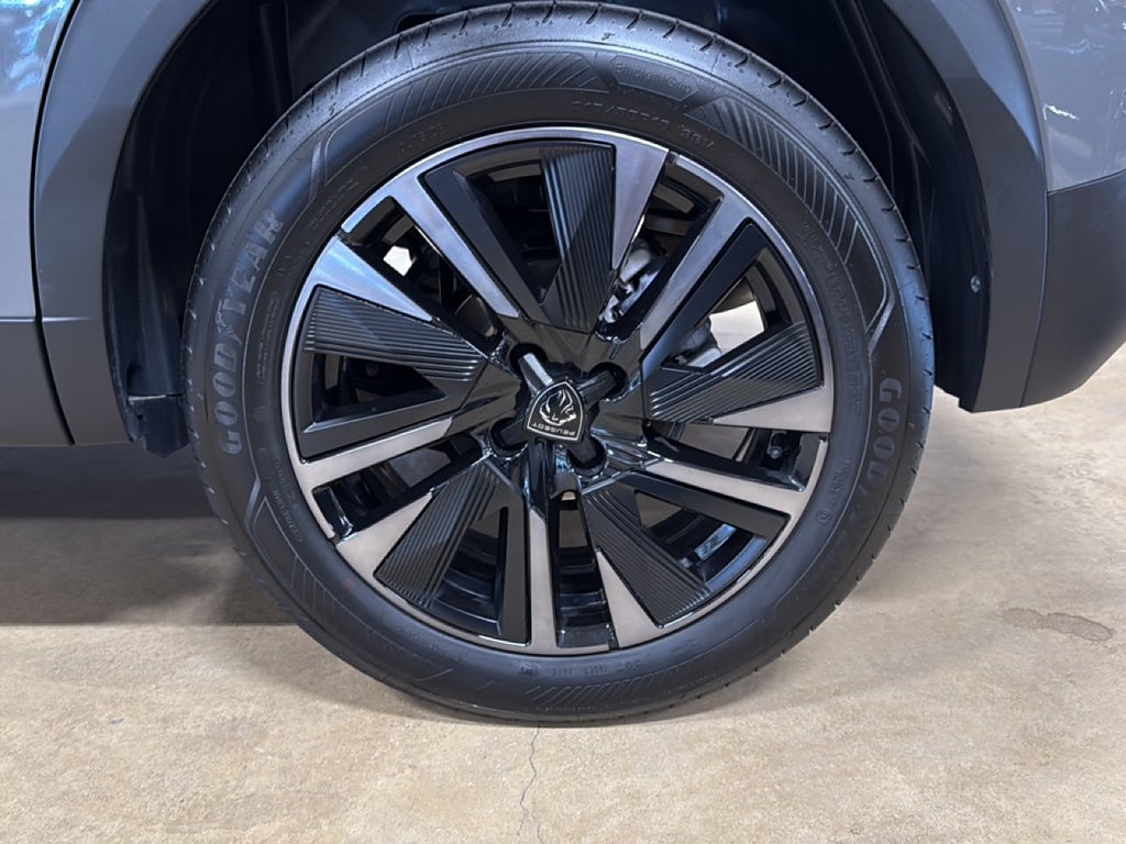 Peugeot 2008 GT Hybrid 145hk Automat – bild 16