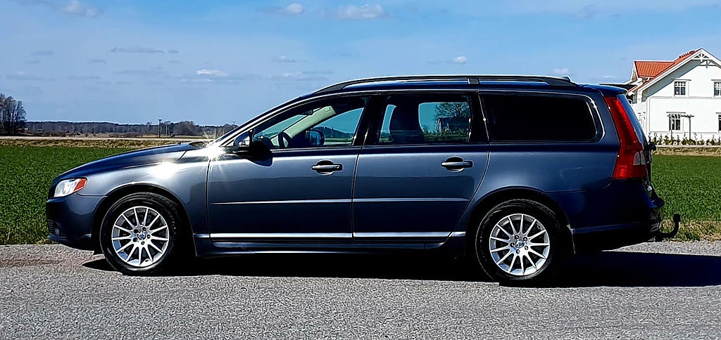 Volvo V70 D5 205hk Automat Helskinn GPS/Navi Nybes 16/4 UA