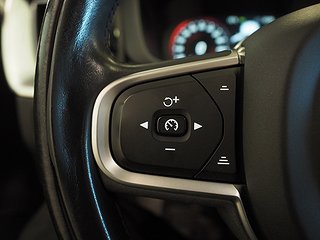 SUV Volvo XC60 16 av 24