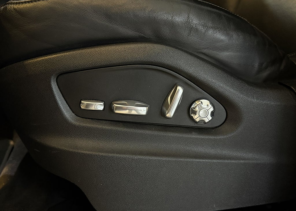 Porsche Cayenne TipTronic S 340HK PANORAMA BOSE LÄDER VÄRMARE