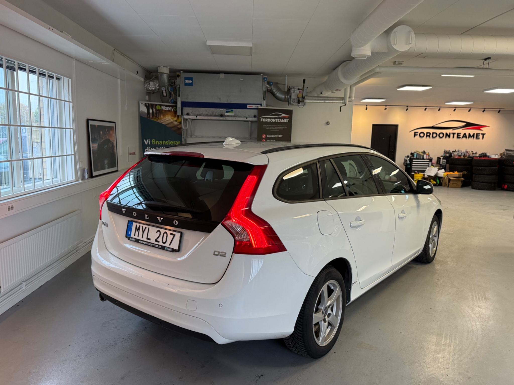 Volvo V60 D2 2016, kuva 5/44