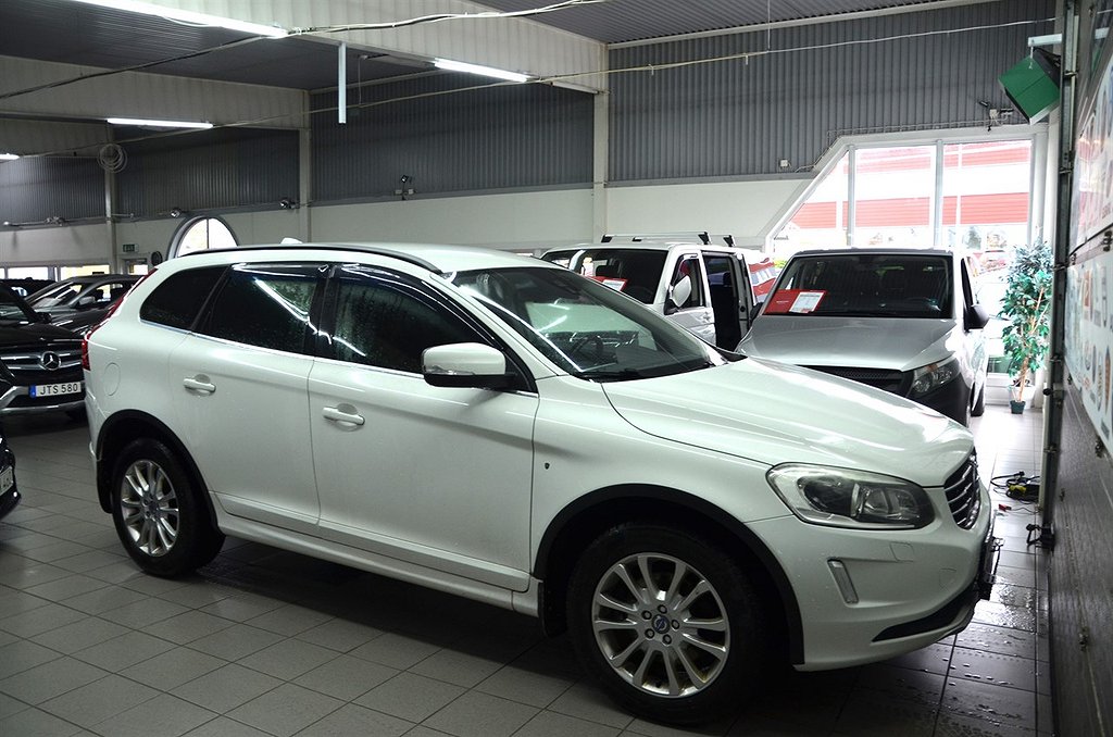 Volvo XC60 D4 AWD (181hk) Momentum Ränta 3.95%