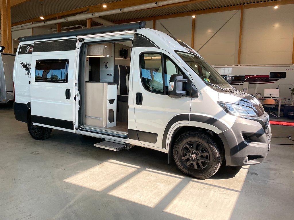 Van 114 - CHALLENGER Van 114 / B-körkort / Våningssäng / Under 6m