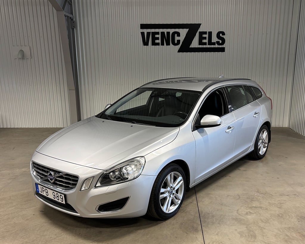 Volvo V60 D4 Momentum Business Edition Pro Dragkrok Kamrem bytt