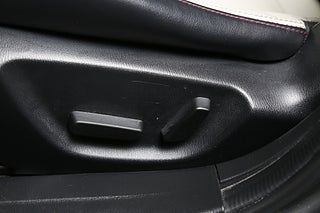 Halvkombi Mazda 3 13 av 26