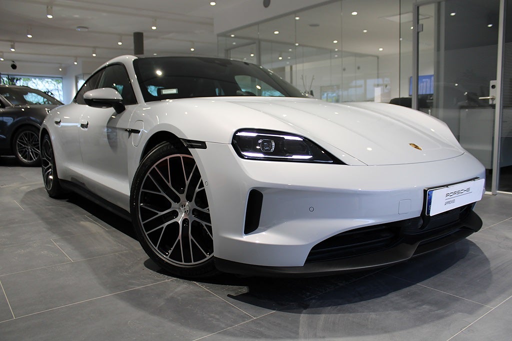 Porsche Taycan 4