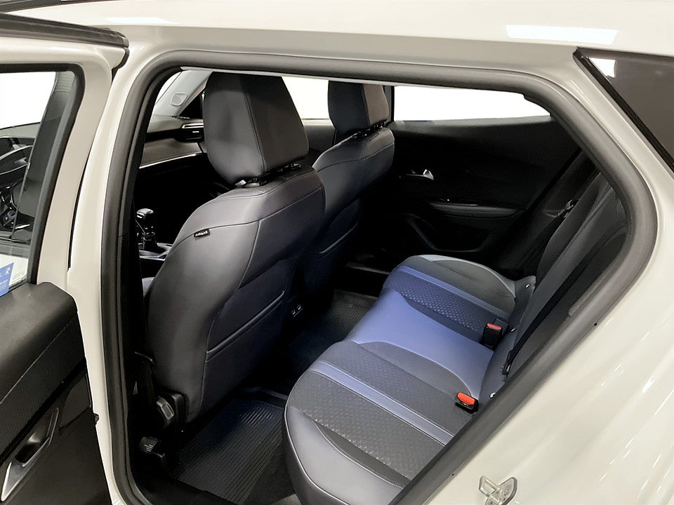 Bild på Peugeot 2008 Allure 1.2 PT B-KAMERA EN ÄGARE 130hk