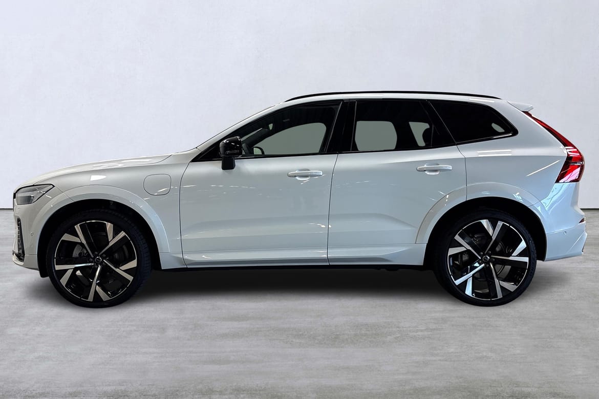 Volvo XC60 T8 Plus Black Nordic Edition 2026, bild 2/10