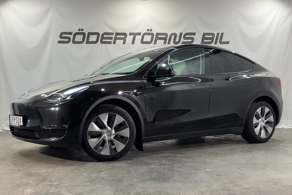 Tesla Model Y LONG RANGE AWD AUTOPILOT DRAG PANORAMA MOMSBIL