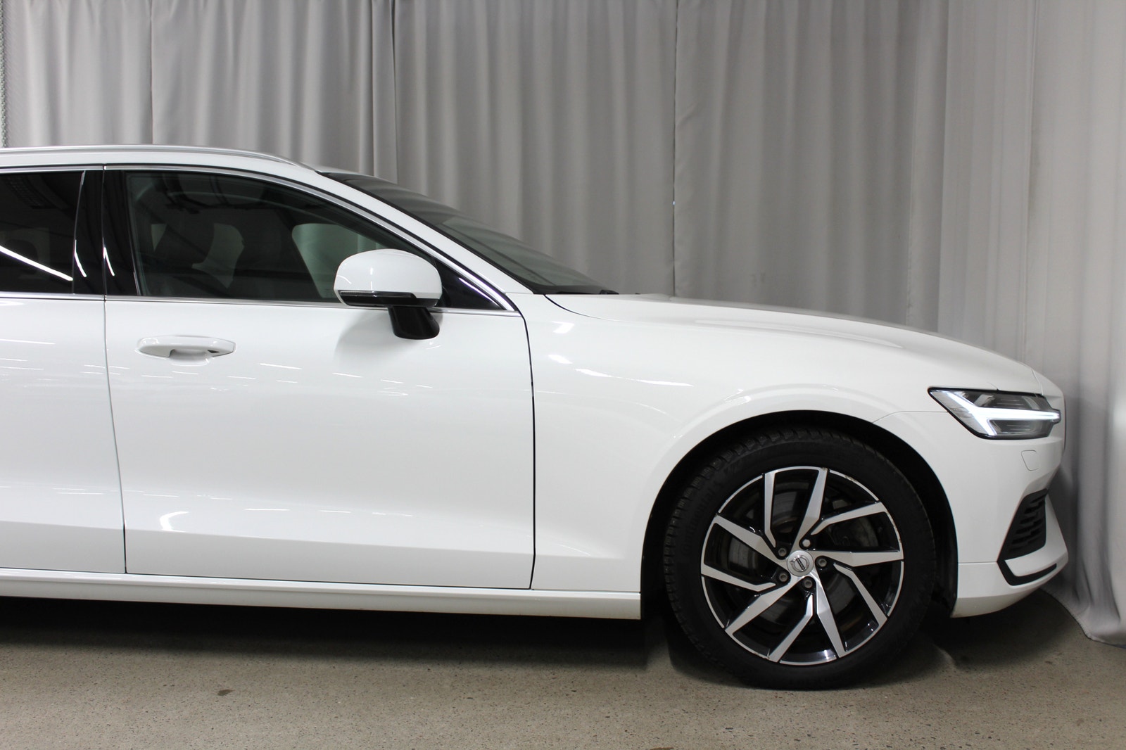 Volvo V60 T6 Twin Engine AWD 340HK, Drag, 360, HUD, Navi, S&V-hju 2020 - miniatyr 3