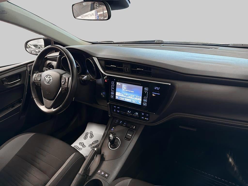 Toyota Auris 2016 - miniatyr 6