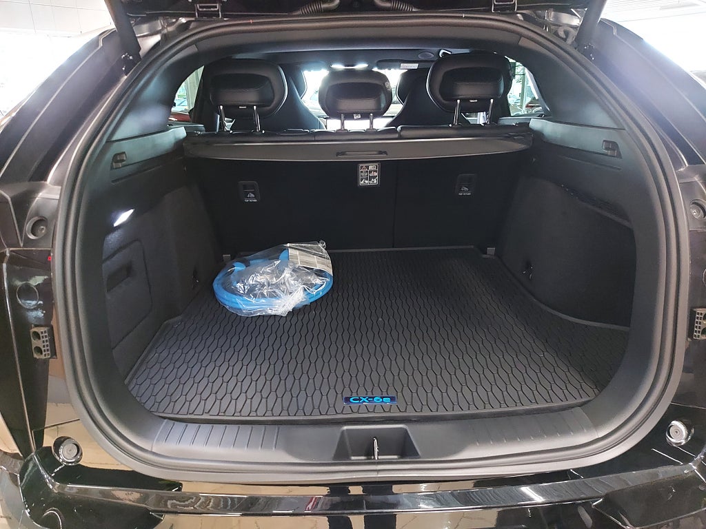Mazda CX-6e Takumi 78 kWh  21" Fälg