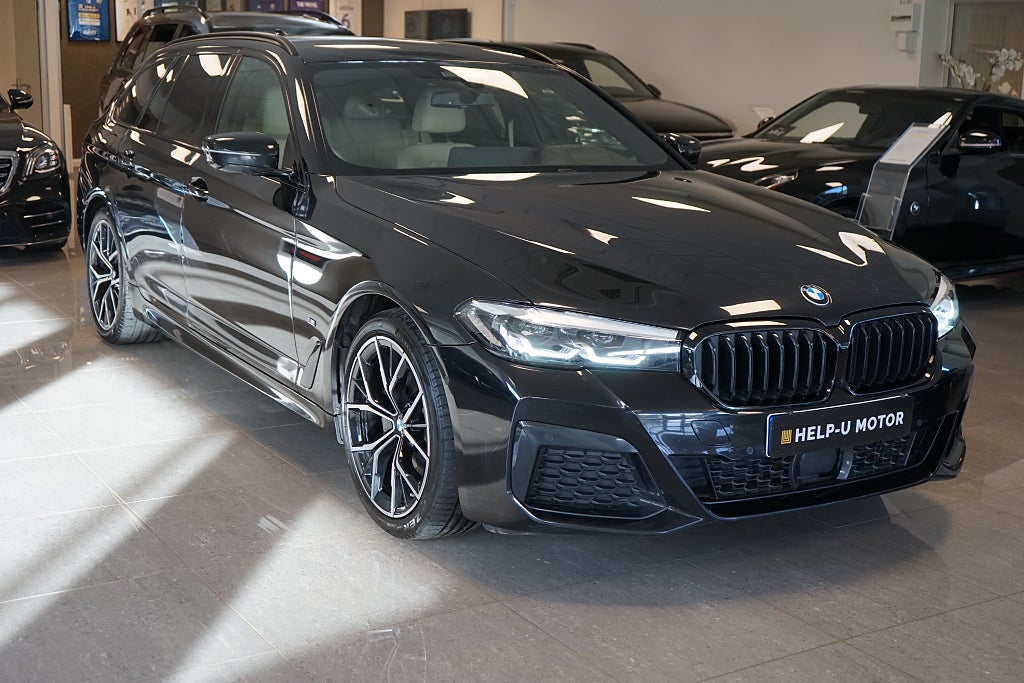 BMW 520d xDrive Touring M Sport Drag Värmare Läder Kamera 190hk