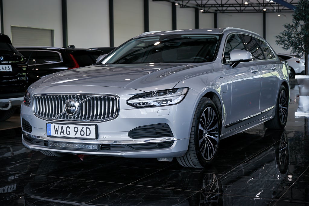 Volvo V90 Recharge T6 AWD AUT Core Drag Navi Kamera Blis 