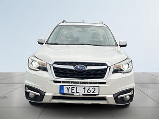 Subaru Forester 2.0 4WD Sov-däck/Drag/Kamera/Pano/Skinn/Kedja/P-sens