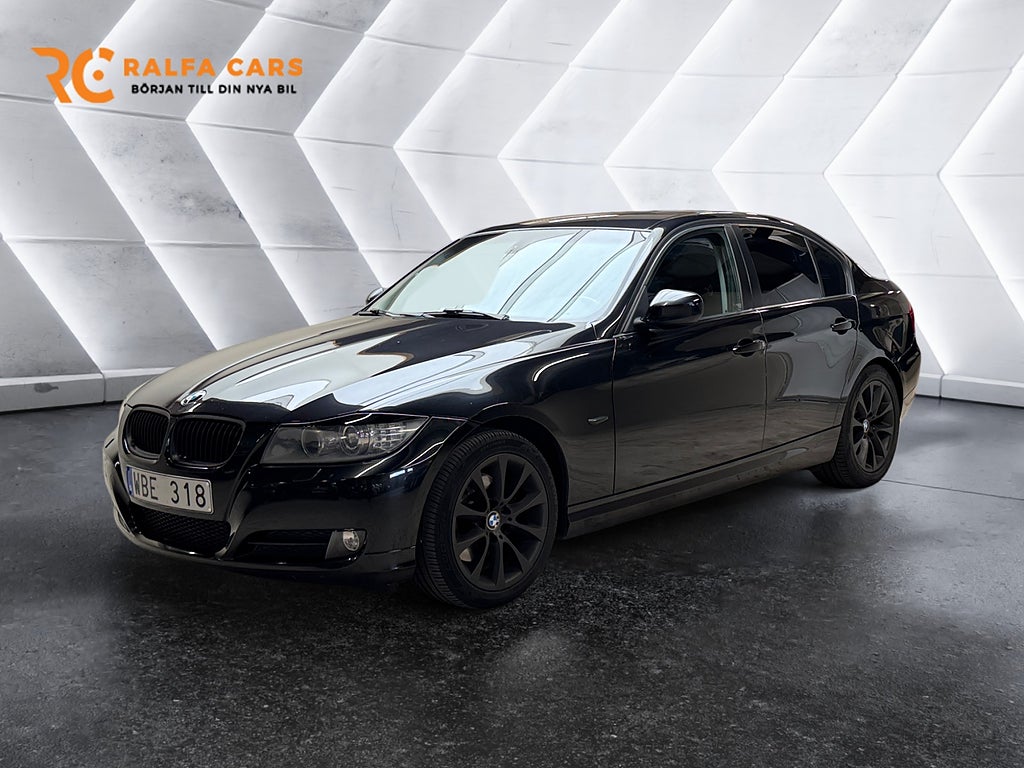 BMW 320 d Sedan Halvskinn Sportstolar PDC Euro 5 Ny servad