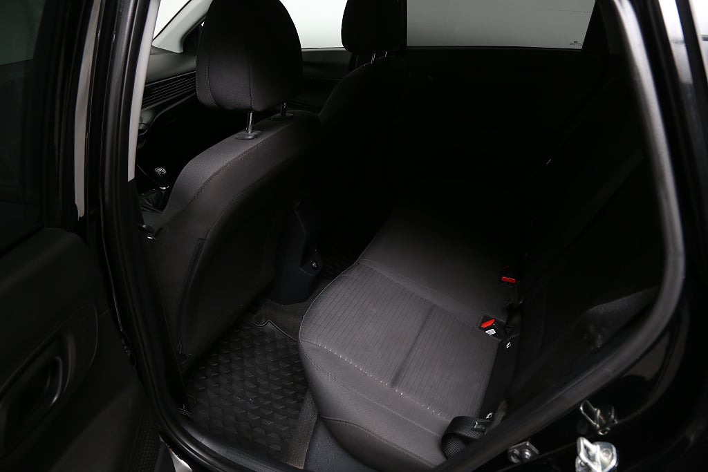 Hyundai i20 1,2 MPi 84hk Essential Kamera CarPlay 1ägare P-sensor 2021