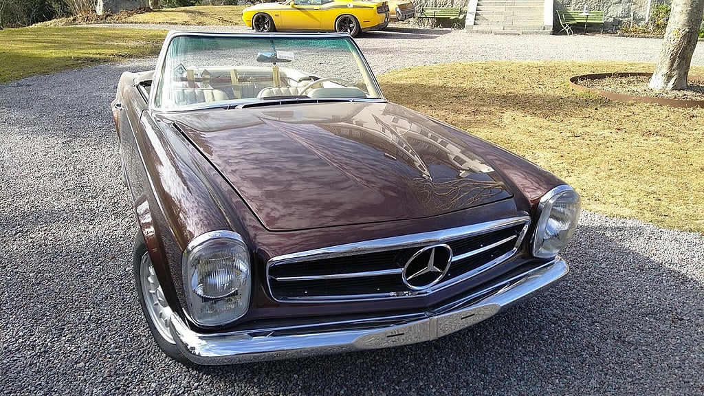 Mercedes-Benz 230 SL
